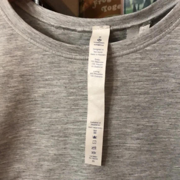 Lululemon minimal tank in heathered power Grey - Picture 8 of 9